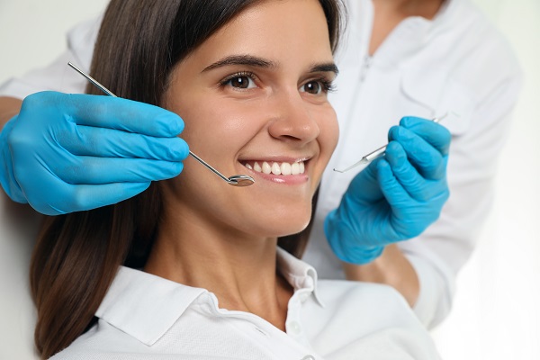 Can A Cosmetic Dentist Help Brighten Your Smile?